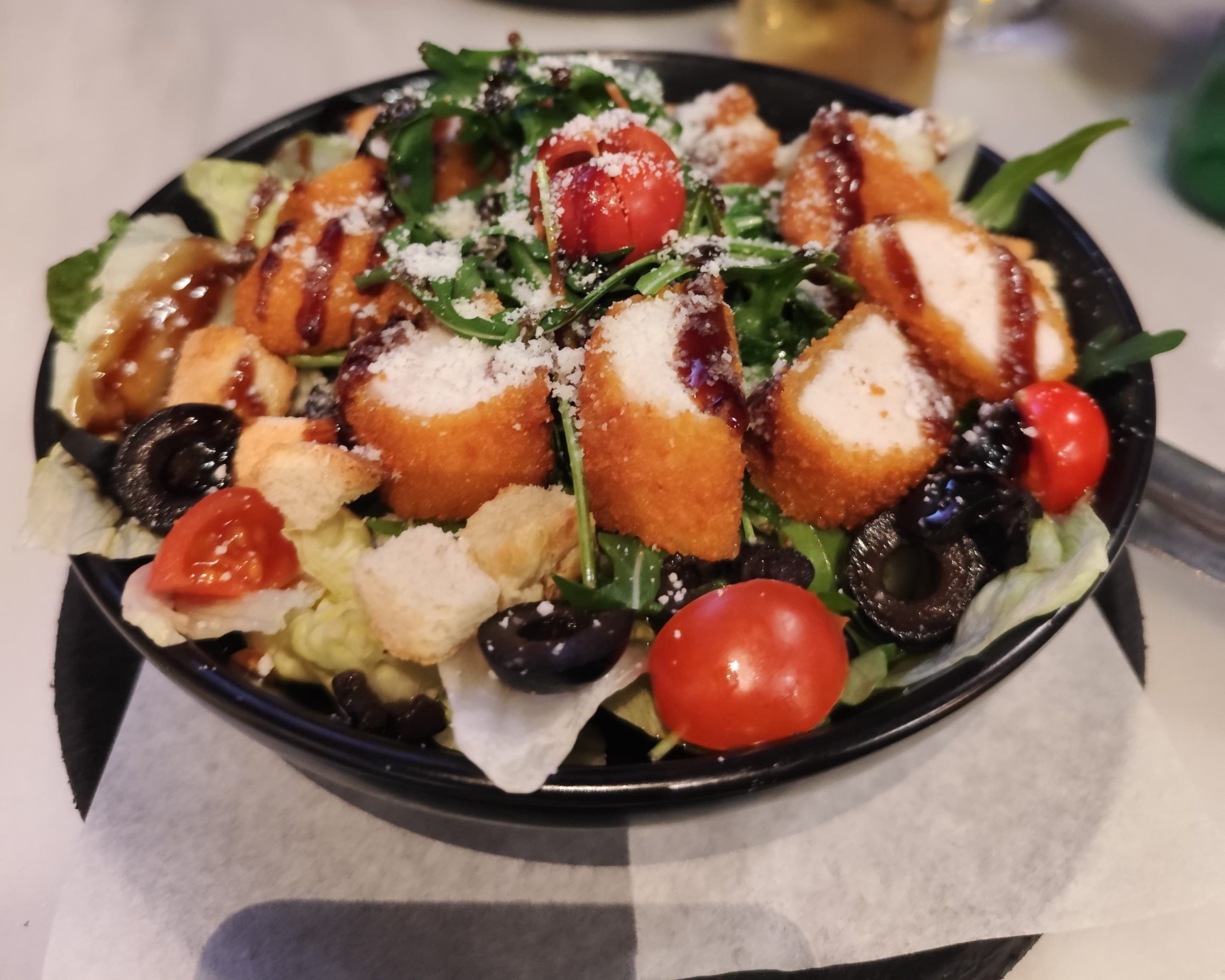 Salada de frango crispy